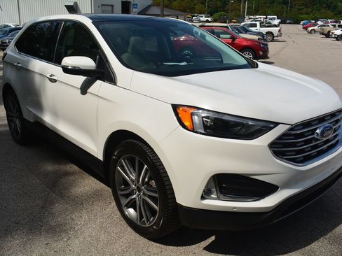 Used 2023 Ford Edge Titanium AWD/4WD image 4