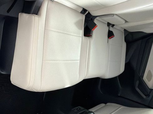 Used 2019 Volkswagen Tiguan SE image 22