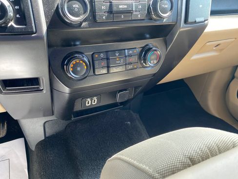 Used 2020 Ford F150 XLT w/ Equipment Group 302A Luxury AWD/4WD image 15