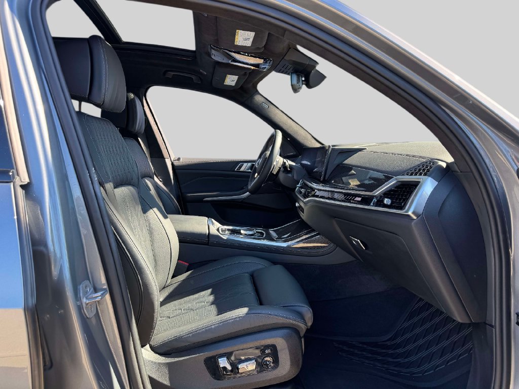 Certified 2024 BMW X7 M60i w/ Climate Comfort Package AWD/4WD image 11