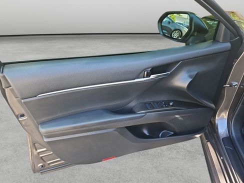 Used 2023 Toyota Camry SE FWD image 28