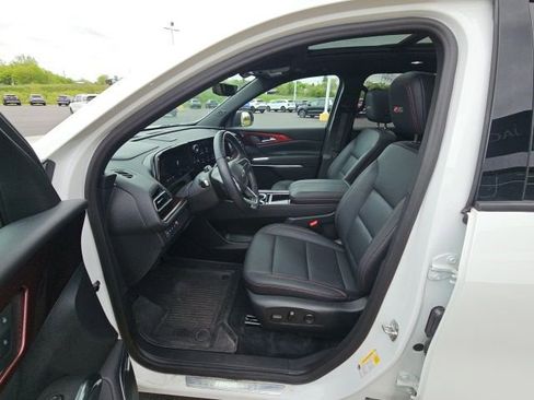 Used 2024 Chevrolet Traverse Z71 w/ Enhanced Driving Package AWD/4WD image 12