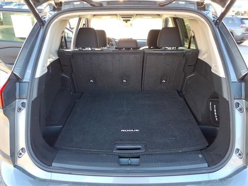 Used 2024 Nissan Rogue SV image 13