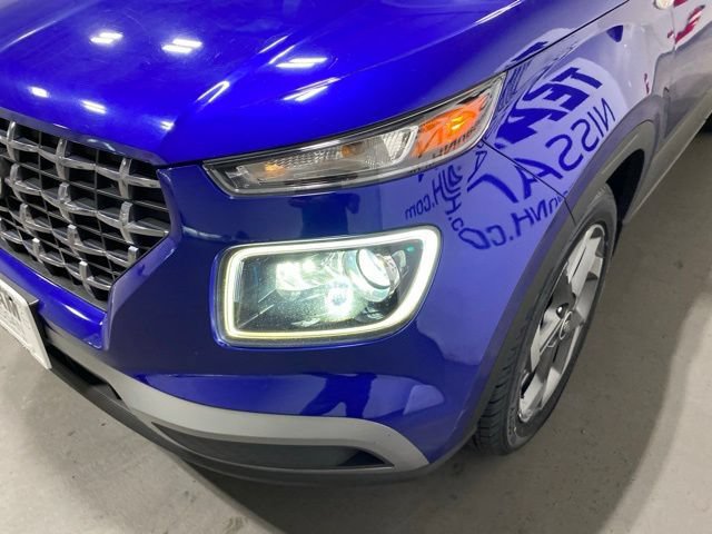 Used 2022 Hyundai Venue Limited FWD image 27