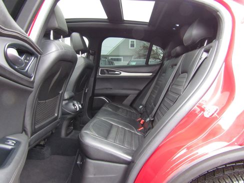 Used 2019 Alfa Romeo Stelvio Ti Sport w/ Quick Order Package 22S Sport AWD/4WD image 19