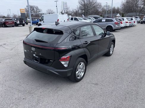 Used 2025 Hyundai Kona SE image 5