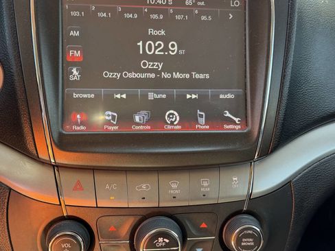 Used 2019 Dodge Journey Crossroad image 25