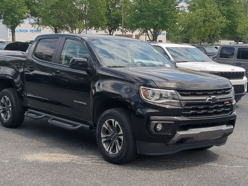 Used 2022 Chevrolet Colorado Z71 AWD/4WD image 2
