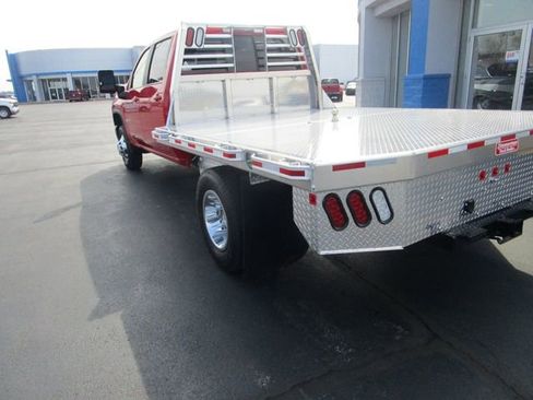 Used 2024 Chevrolet Silverado 3500 LT w/ Convenience Package image 3