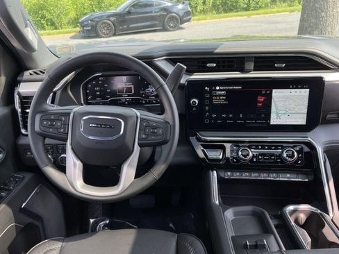 New 2025 GMC Sierra 3500 Denali w/ Denali Reserve Package image 18