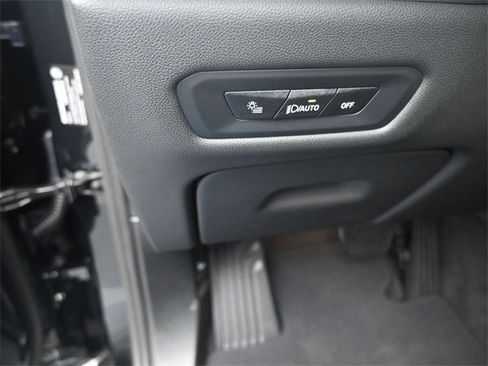 New 2025 BMW X5 xDrive50e image 21