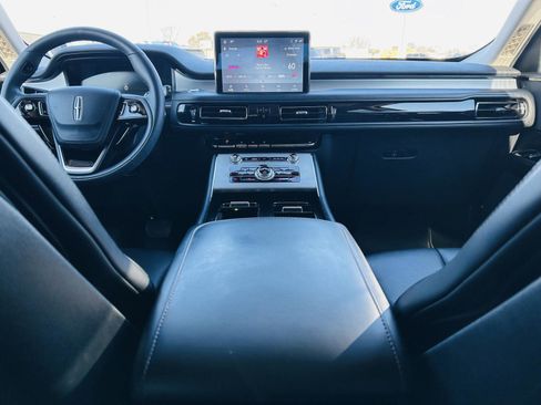 Used 2023 Lincoln Aviator AWD w/ Premium Package image 27