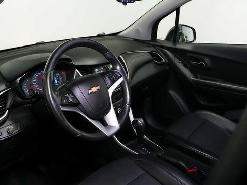 Used 2022 Chevrolet Trax LT w/ Driver Confidence Package AWD/4WD image 13