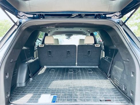 Used 2022 Chevrolet Traverse LS FWD image 22