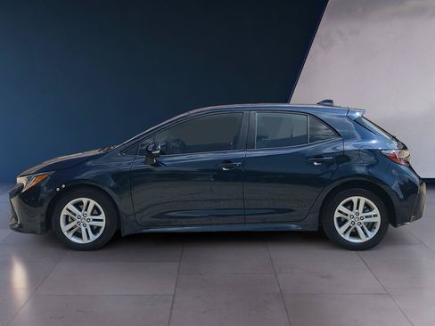 Used 2021 Toyota Corolla SE FWD image 2
