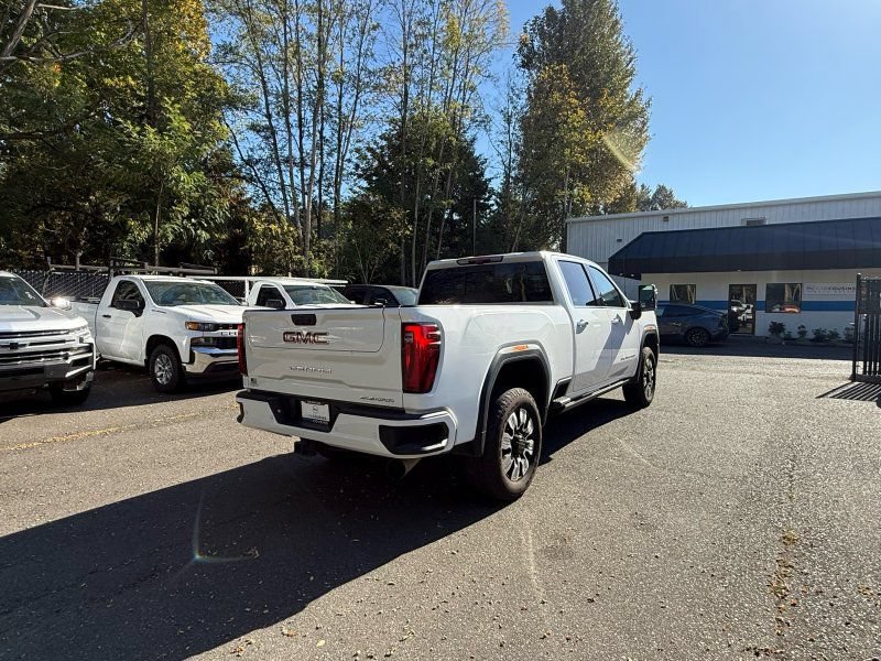 Used 2024 GMC Sierra 2500 Denali w/ Denali Reserve Package AWD/4WD image 12