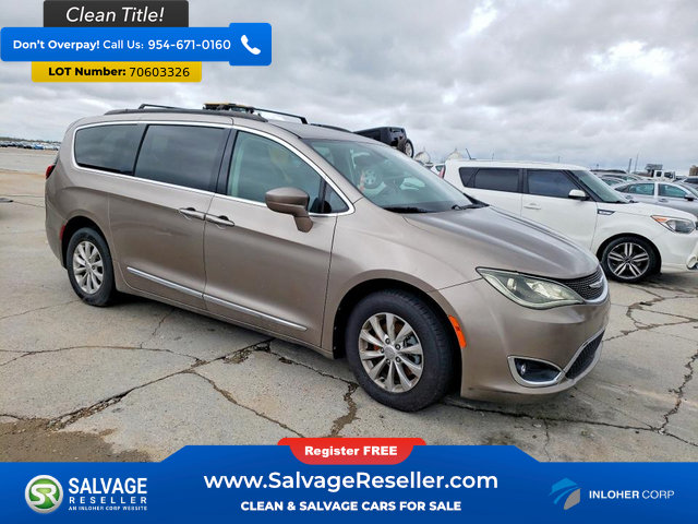 Used 2017 Chrysler Pacifica Touring-L FWD image 5
