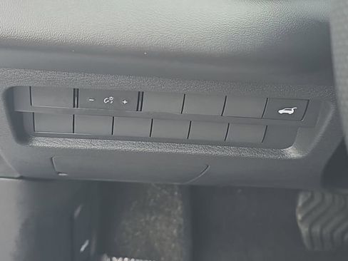 Used 2025 Mitsubishi Outlander Trail Edition image 28