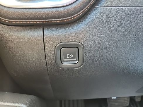 Used 2021 GMC Sierra 1500 AT4 w/ AT4 Value Package AWD/4WD image 60