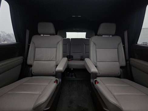 Used 2022 Chevrolet Tahoe LT w/ Luxury Package image 28