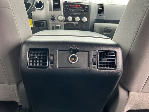 Used 2013 Toyota Tundra 4x4 CrewMax w/ Tow Pkg image 37