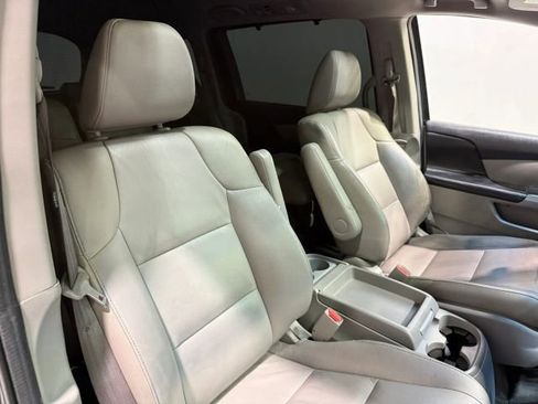 Used 2013 Honda Odyssey Touring Elite image 22