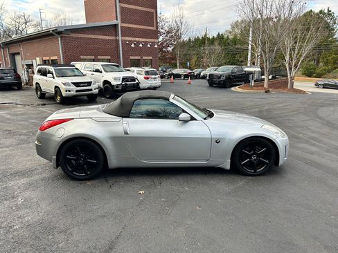 Used 2006 Nissan 350Z Touring image 8