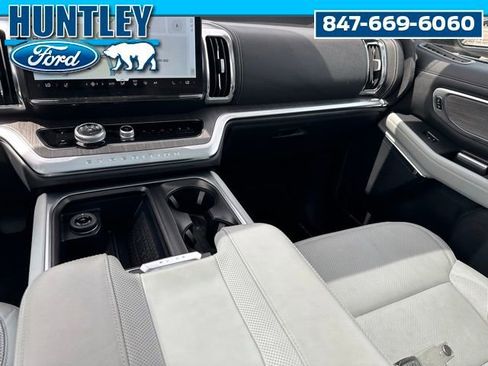 Used 2025 Ford Expedition Platinum w/ Platinum Ultimate Package AWD/4WD image 17