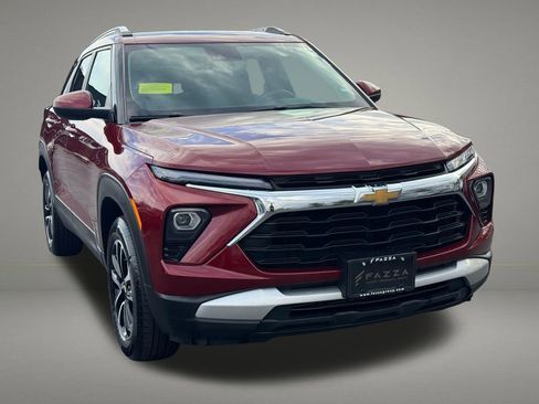 Used 2025 Chevrolet TrailBlazer LT AWD/4WD image 8