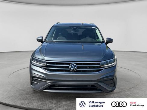 Used 2023 Volkswagen Tiguan SE FWD image 2