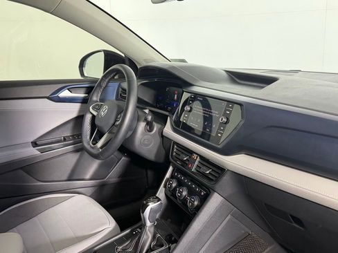 Used 2024 Volkswagen Taos SE w/ Panoramic Sunroof Package FWD image 30