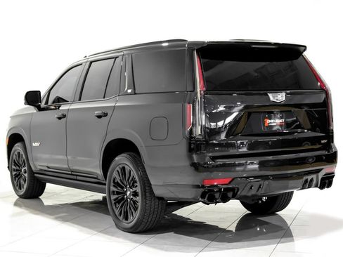 Used 2024 Cadillac Escalade V w/ LPO, ONYX Package AWD/4WD image 11