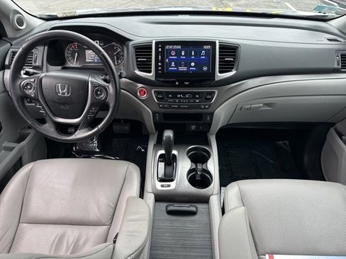 Used 2017 Honda Ridgeline RTL-T image 16