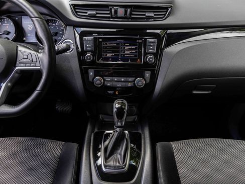 Certified 2022 Nissan Rogue Sport SV image 10