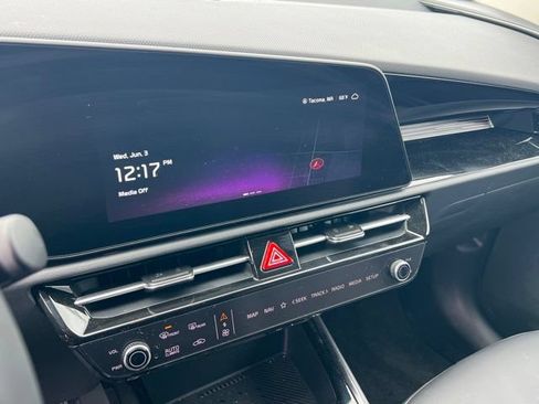 Certified 2025 Kia Niro Wind w/ Wind Preserve Package FWD image 20