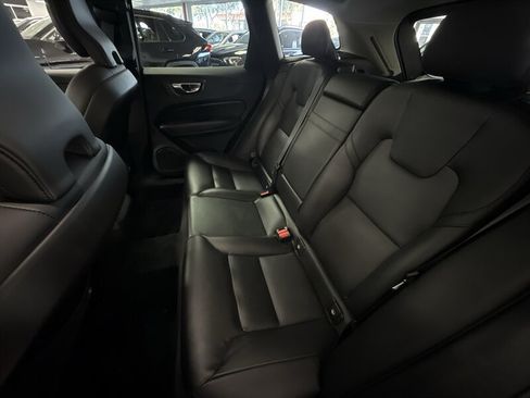 Used 2023 Volvo XC60 B5 Core AWD/4WD image 29
