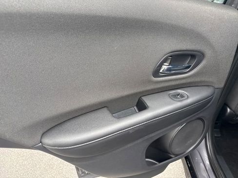 Used 2021 Honda HR-V Sport image 16