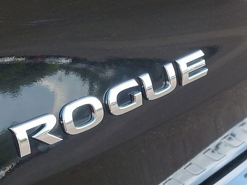 Used 2016 Nissan Rogue SV image 29