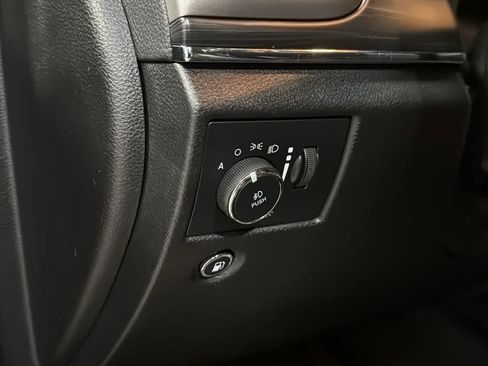 Used 2020 Jeep Grand Cherokee Limited AWD/4WD image 23