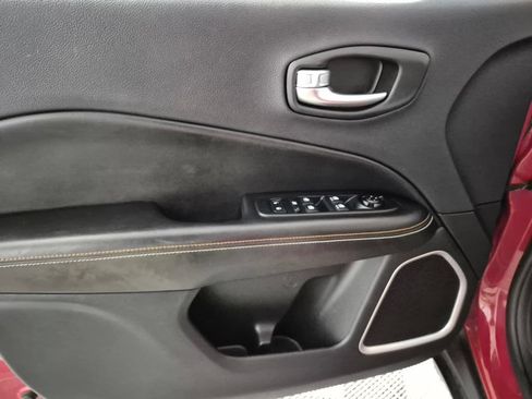Used 2021 Jeep Compass Latitude FWD image 15