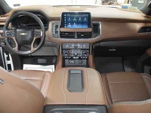 Used 2024 Chevrolet Suburban High Country image 30