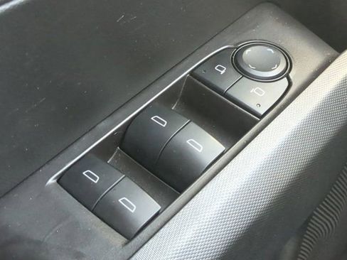 Used 2024 Chevrolet Colorado W/T image 21