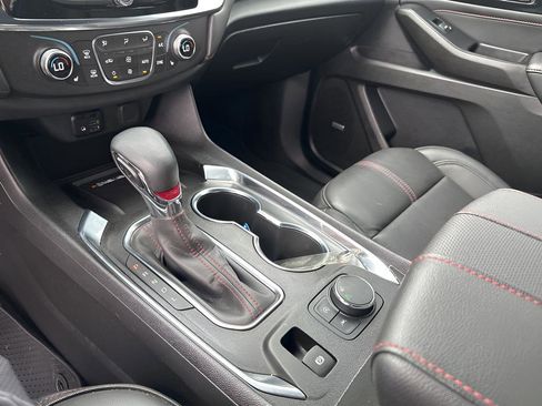 Used 2023 Chevrolet Traverse RS image 34