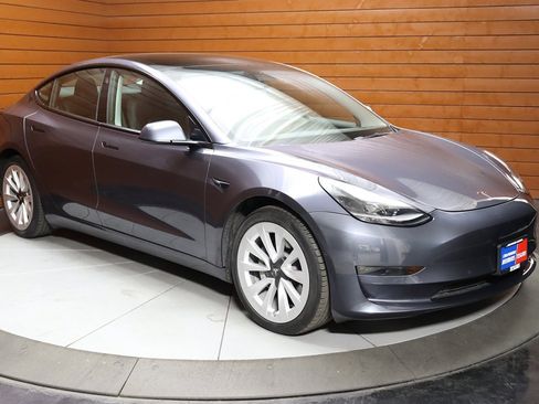 Used 2023 Tesla Model 3 Standard Range image 69