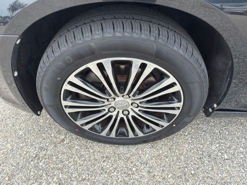 Used 2013 Chrysler 300 S AWD/4WD image 10