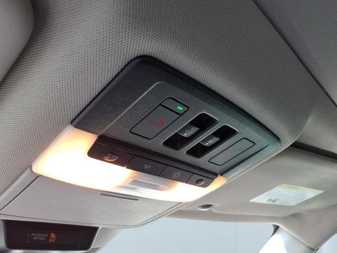 Used 2023 Nissan Rogue SV w/ SV Premium B Package AWD/4WD image 17