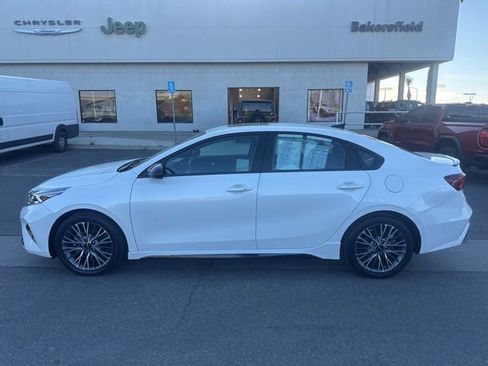 Used 2023 Kia Forte GT-Line w/ GT-Line Premium Package image 2