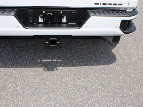 Used 2024 GMC Sierra 3500 Denali Ultimate AWD/4WD image 6