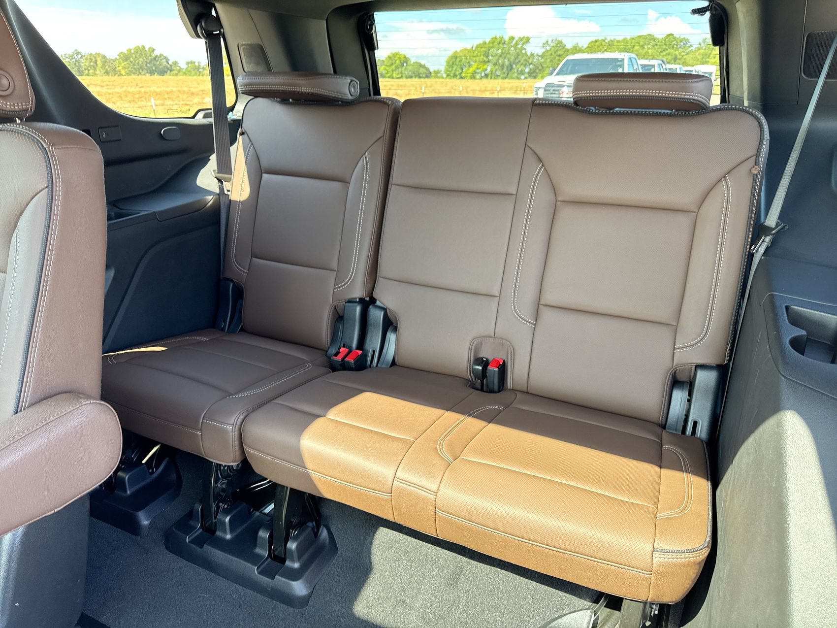Used 2025 Chevrolet Tahoe High Country AWD/4WD image 26