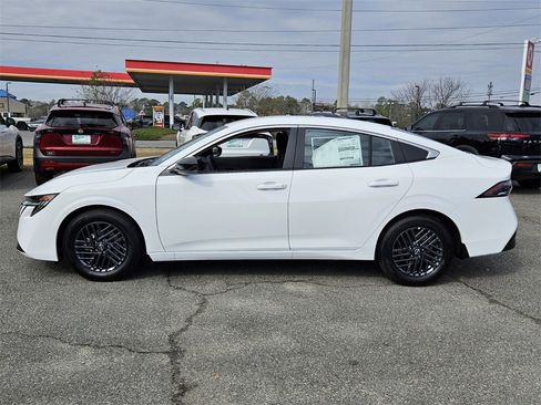 New 2026 Nissan Sentra SV image 2